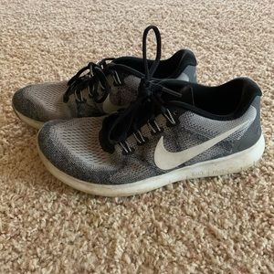 Nike shoes (Size 8)